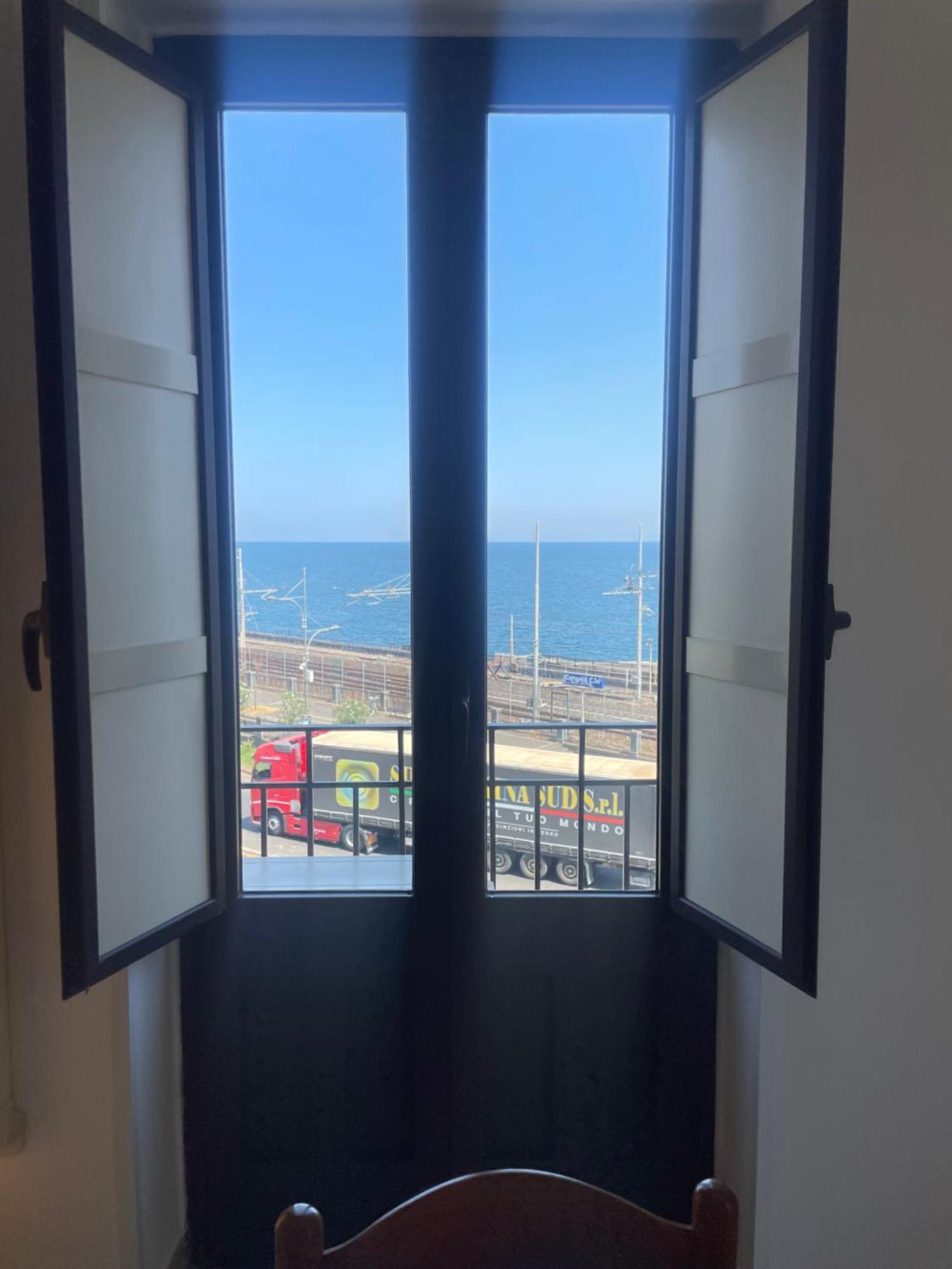Sea View Apartment 卡塔尼亚 外观 照片